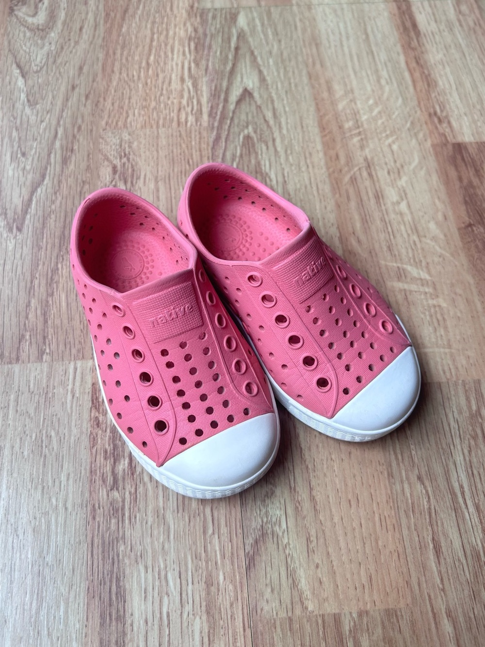 Native Slip On Shoes Pink Size 6